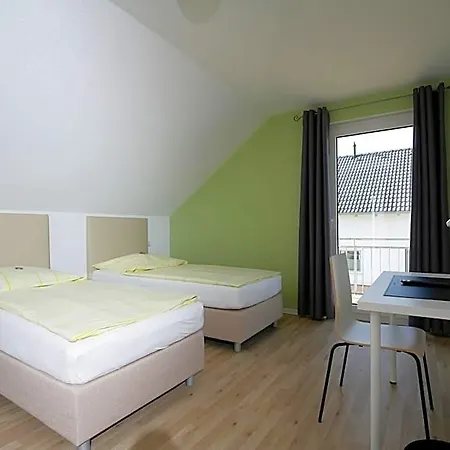 Am Baronenwald 3* 格平根