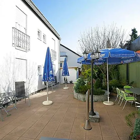 Am Baronenwald 3* Göppingen