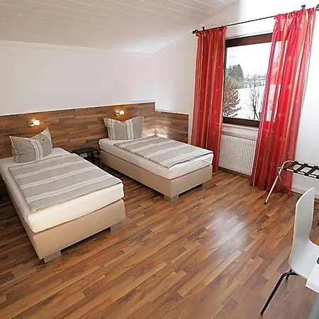 Otel Am Baronenwald 3*