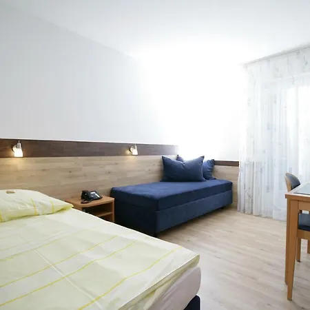 Am Baronenwald فندق غوبينغِن