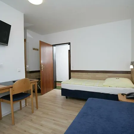 Am Baronenwald 3*