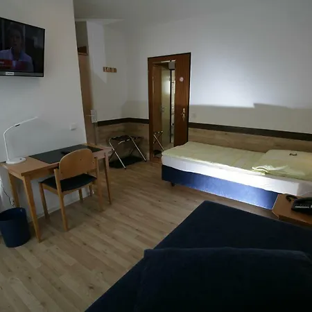 Am Baronenwald 3* Göppingen