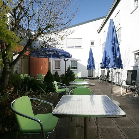 Am Baronenwald 3* Göppingen