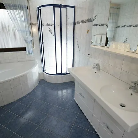 Am Baronenwald 3*