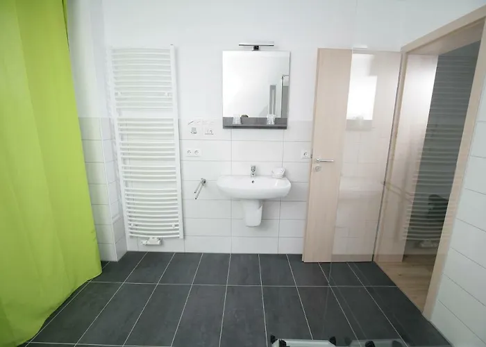 Am Baronenwald فندق غوبينغِن