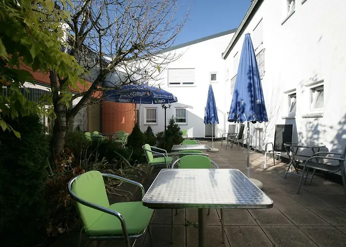 Am Baronenwald 3* Göppingen