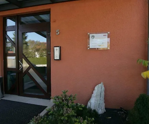 Am Baronenwald فندق